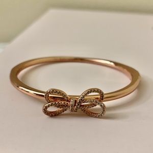 kate spade bow meets girl hinged bangle: rose gold